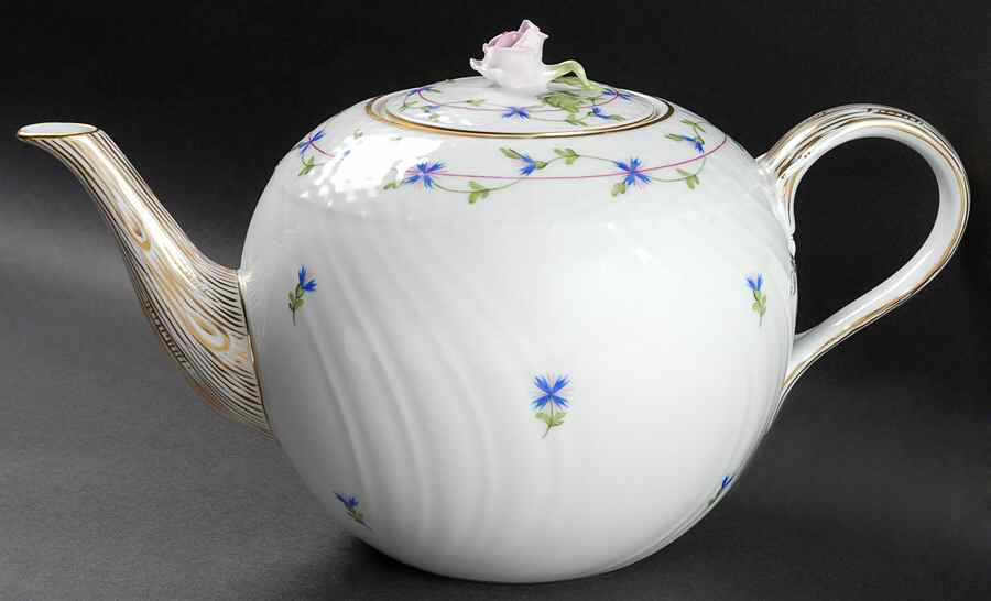 Blue Garland (PBG) Teapot & Lid by Herend-1