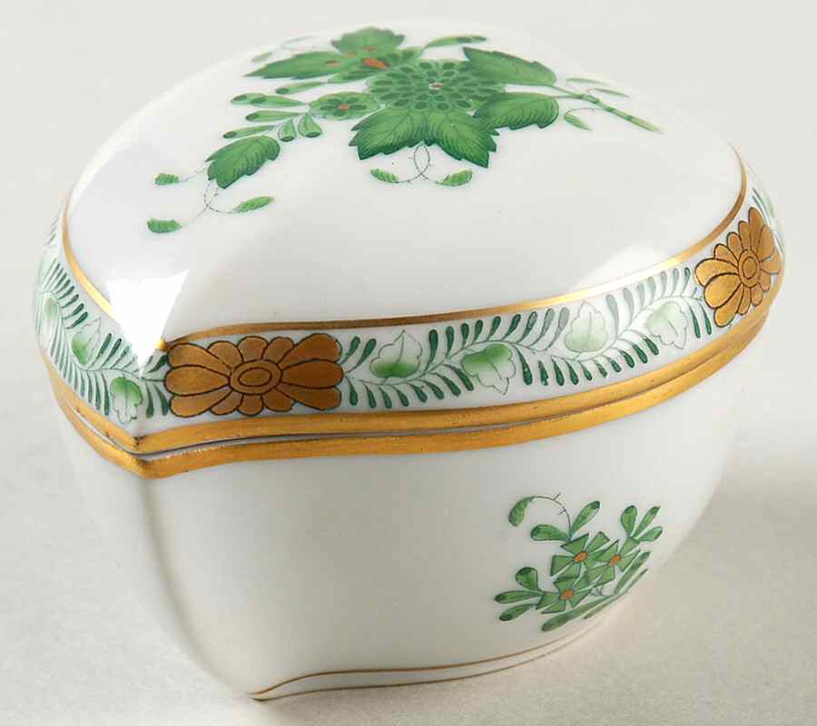 Chinese Bouquet Green (AV) 3" Heart Shape Bon Bon & Lid by Herend-1
