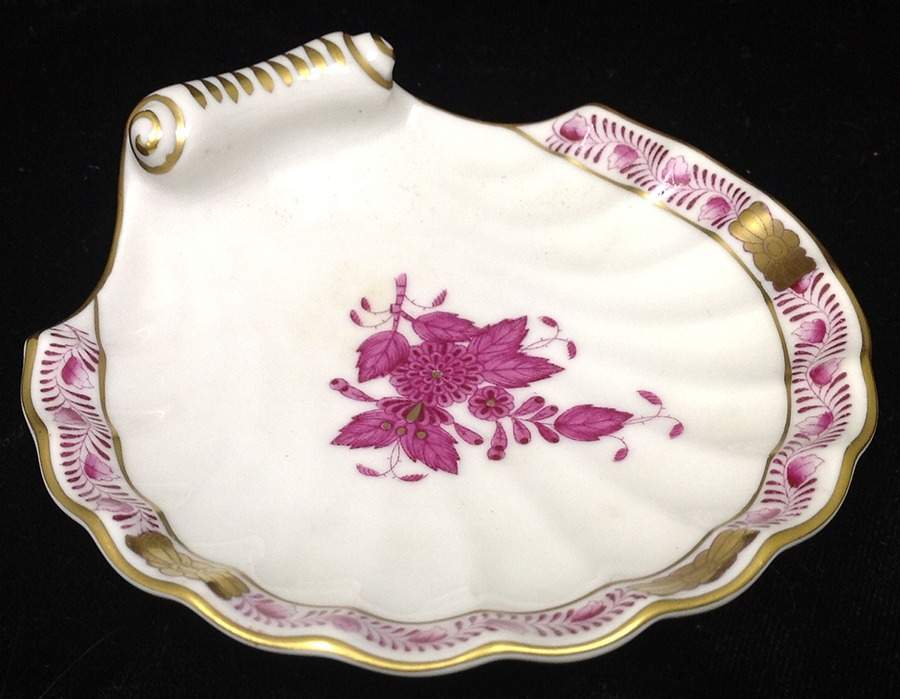 Chinese Bouquet Raspberry (AP) 4" Shell Shaped Dish by Herend-1