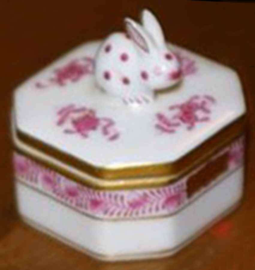 Chinese Bouquet Raspberry (AP) Small Bunny Trinket Box with Lid by Herend-1