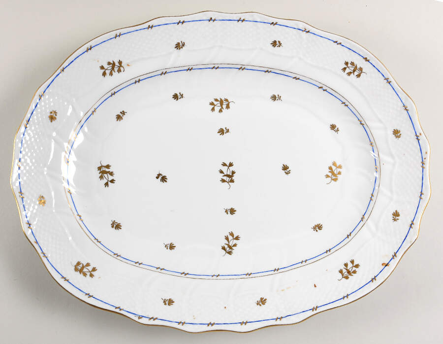 Coronation (Bat) 16" Oval Serving Platter by Herend-1