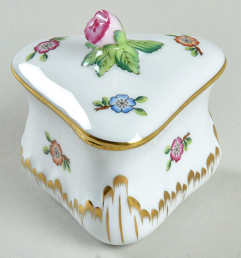 Eton 3" Strawberry Bon Bon & Lid by Herend-1