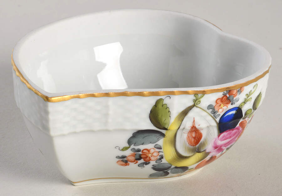 Fruits & Flowers (BFR) 4" Heart Shape Bon Bon No Lid by Herend-1