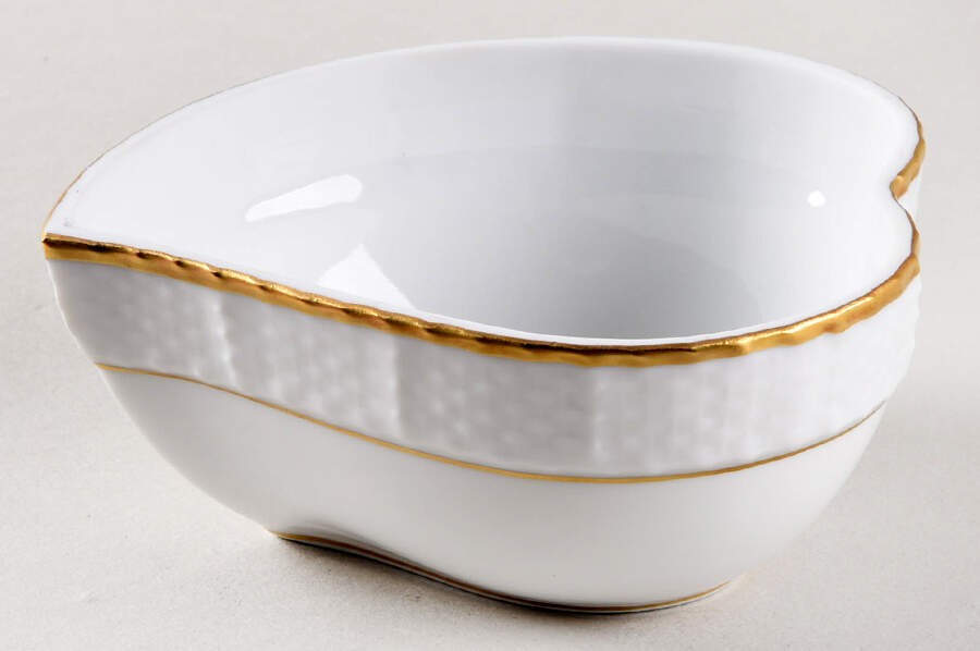 Golden Edge Newer (HDE) 3" Heart Shape Bon Bon No Lid by Herend-1