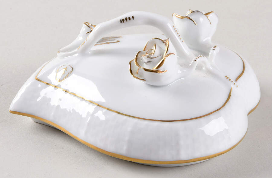 Golden Edge Newer (HDE) Lid for 3" Heart Shape Bon Bon by Herend-1