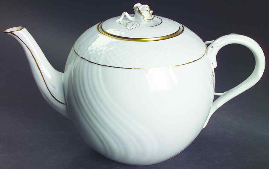 Golden Edge Newer (HDE) Teapot & Lid by Herend-1