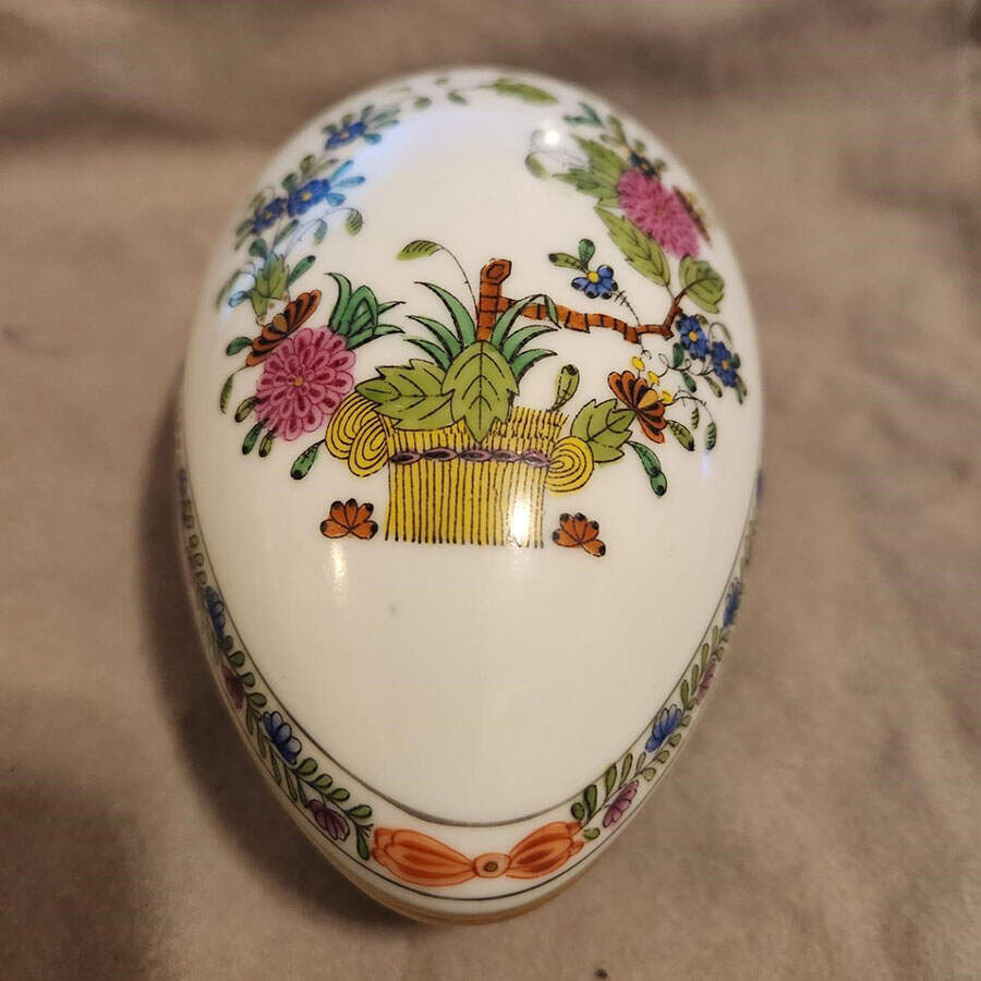 Indian Basket Muliticolor (FD) 4" Egg Box & Lid by Herend-1