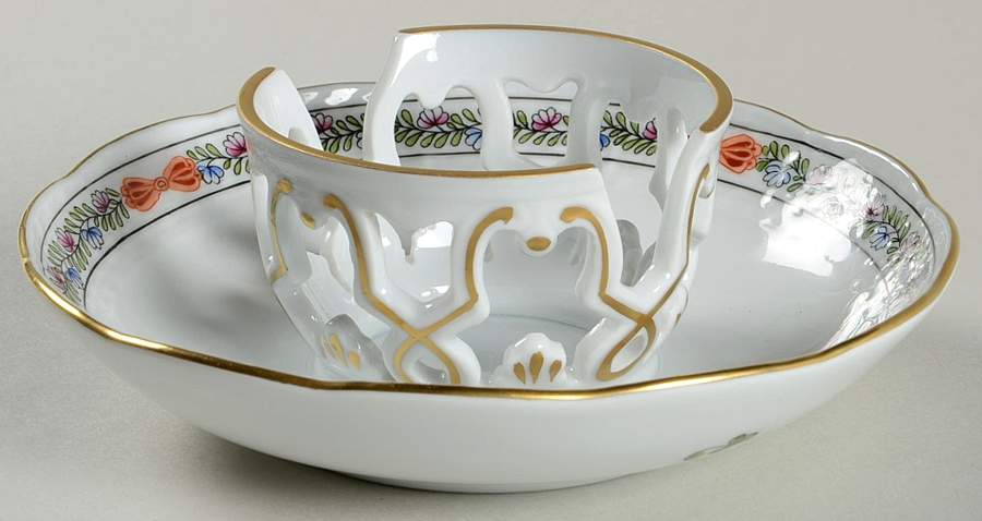 Indian Basket Muliticolor (FD) Saucer for 2 Handled Trembleuse Cup by Herend-1
