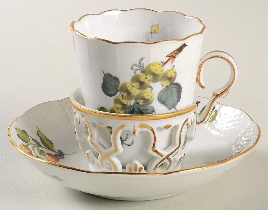 Market Garden (FR) Trembleuse Cup & Saucer Set by Herend-1