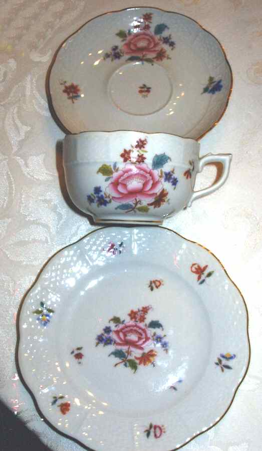 Nanking Bouquet (Nb) Footed Cup & Saucer Set by Herend-1