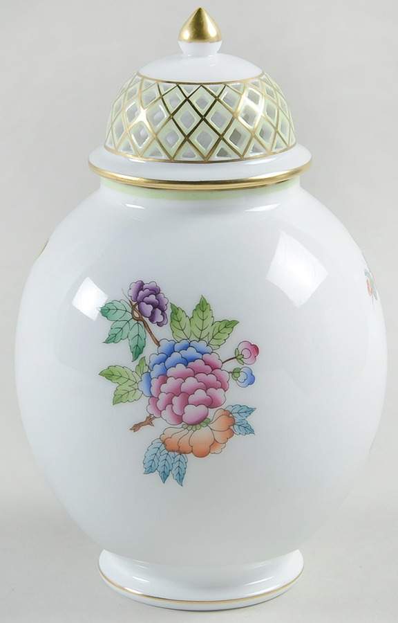 Queen Victoria (Green Border) Vase/Urn & Lid by Herend-1