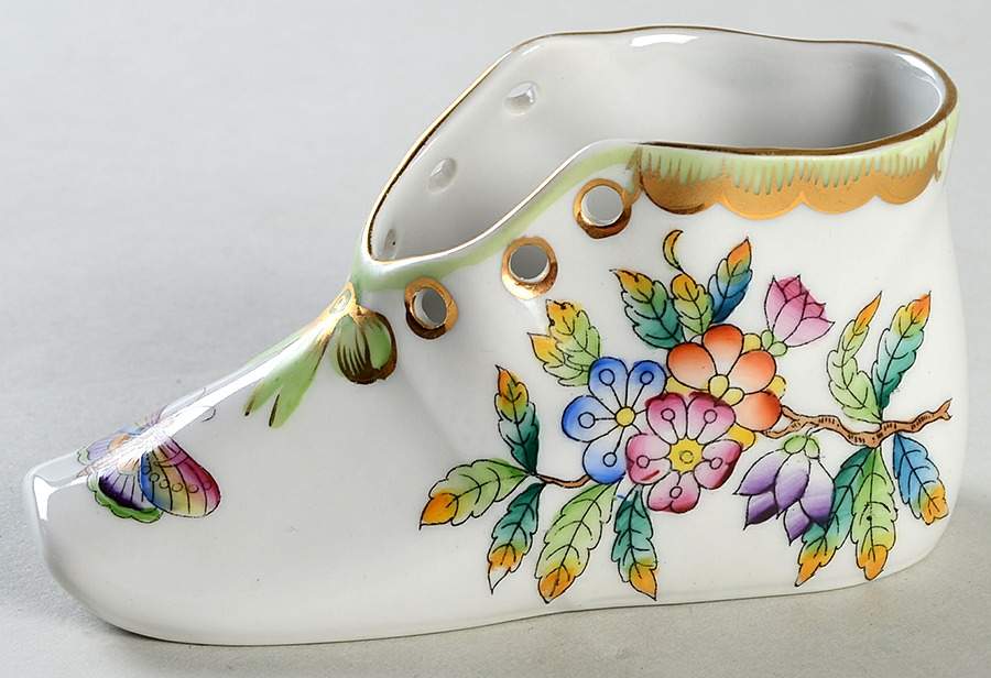 Queen Victoria (Green Border) Baby Shoe by Herend-1