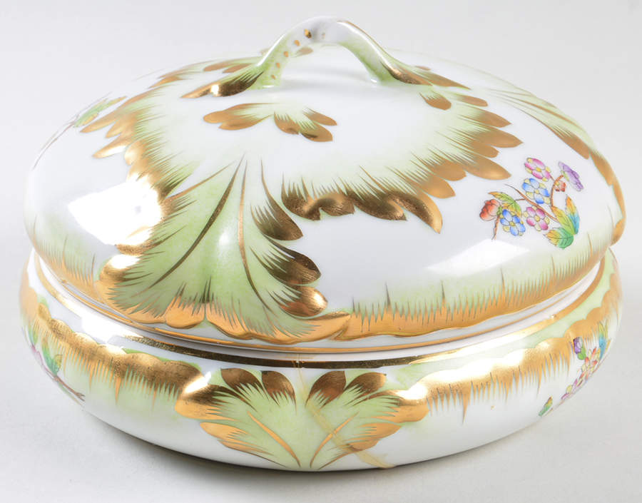 Queen Victoria (Green Border) Bon Bon & Lid by Herend-1