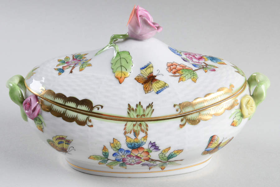 Queen Victoria (Green Border) Medium Candy Box by Herend-1