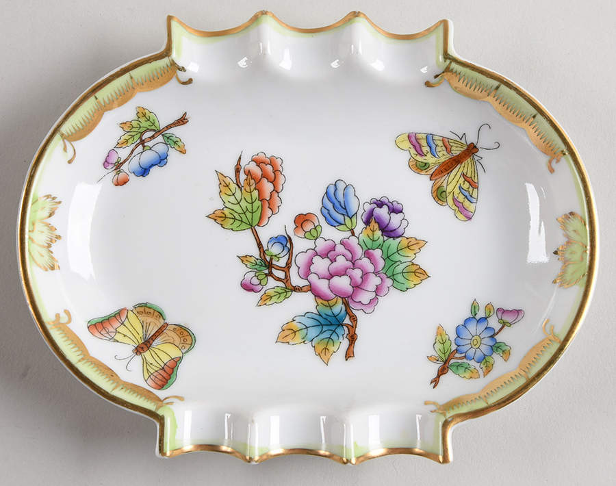 Queen Victoria (Green Border) 5" Oval Ashtray by Herend-1
