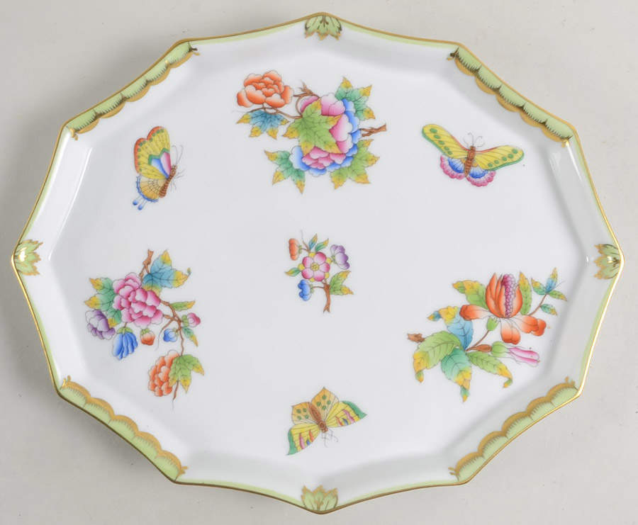 Queen Victoria (Green Border) 9" Scalloped Tray by Herend-1
