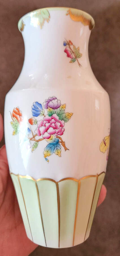 Queen Victoria (Green Border) 7" Vase by Herend-1
