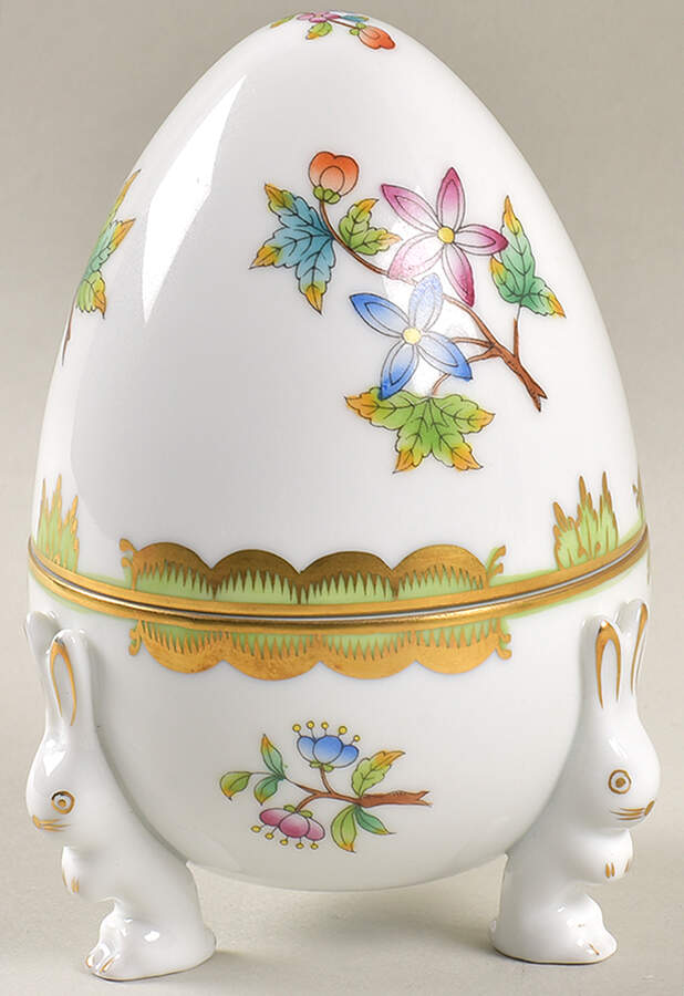Queen Victoria (Green Border) Egg Bon Bon with Bunny Feet & Lid by Herend-1