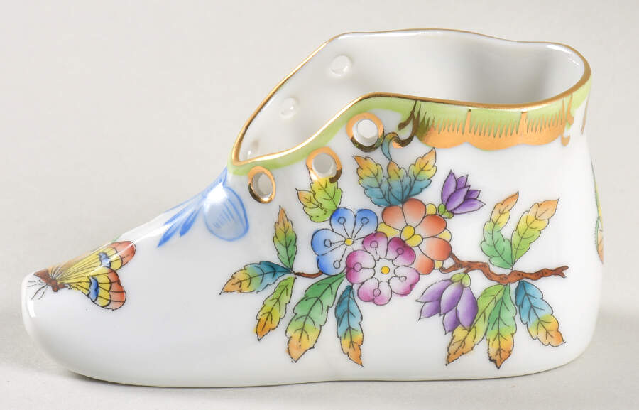 Queen Victoria (Green Border) Baby Shoe by Herend-1