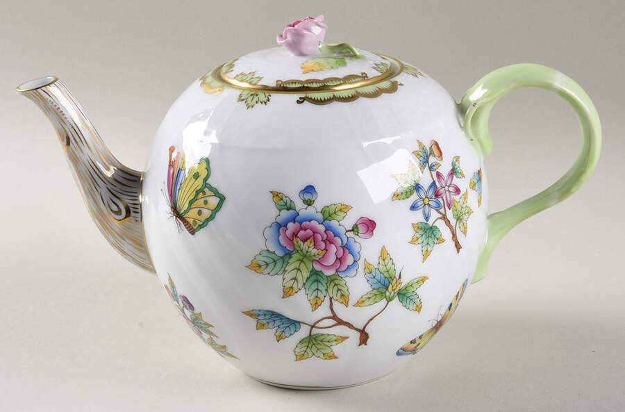Queen Victoria (Green Border) Mini Teapot & Lid by Herend-1