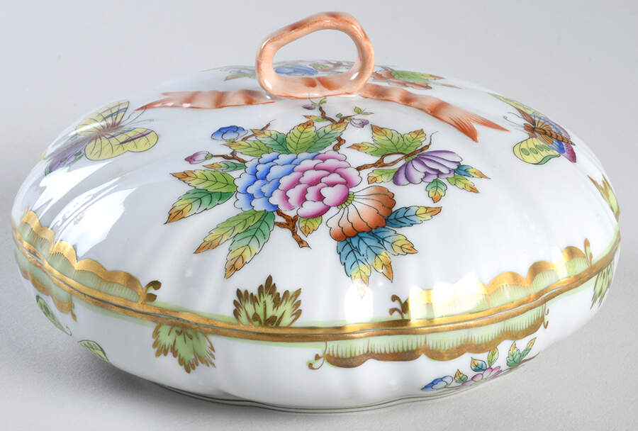 Queen Victoria (Green Border) 6" Candy Box with Lid by Herend-1