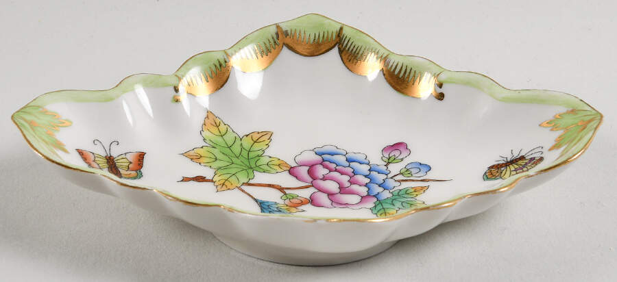 Queen Victoria (Green Border) 5" Small Diamond Shape Ashtray by Herend-1