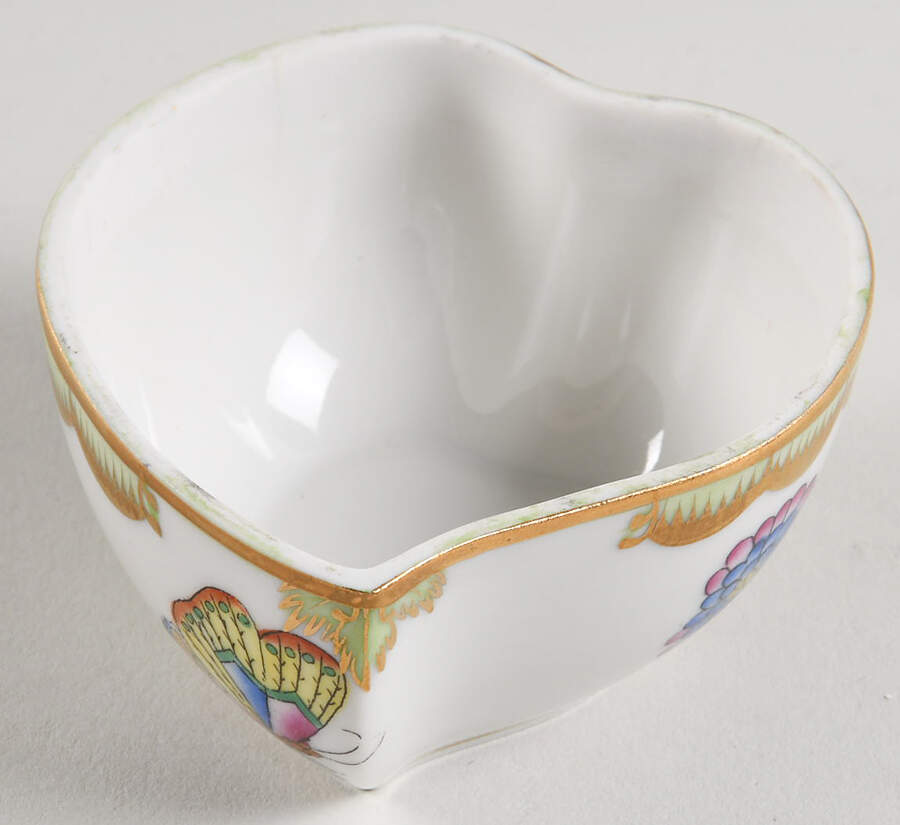 Queen Victoria (Green Border) 3" Heart Shape Bon Bon No Lid by Herend-1