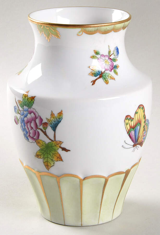 Queen Victoria (Green Border) 6" Vase by Herend-1