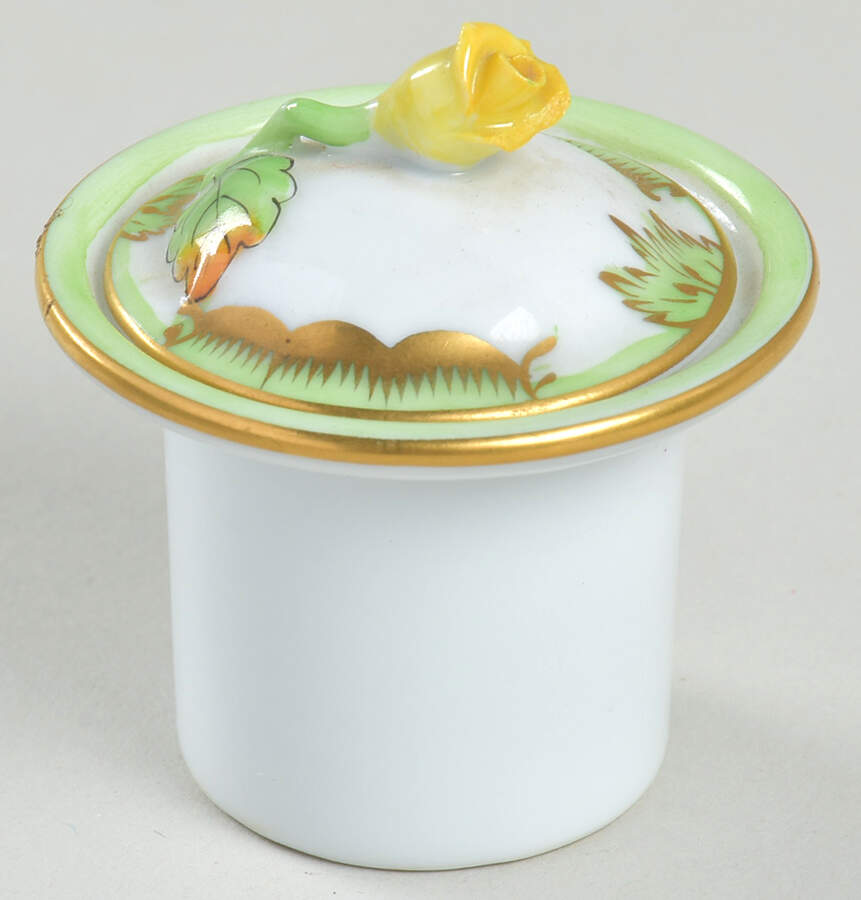Queen Victoria (Green Border) Ink Stand Insert (For Ink2a) by Herend-1