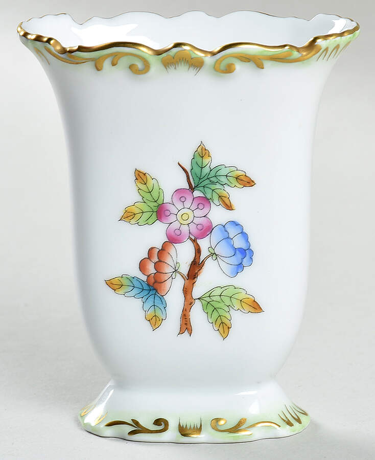 Queen Victoria (Green Border) 3" Oval Vase by Herend-1