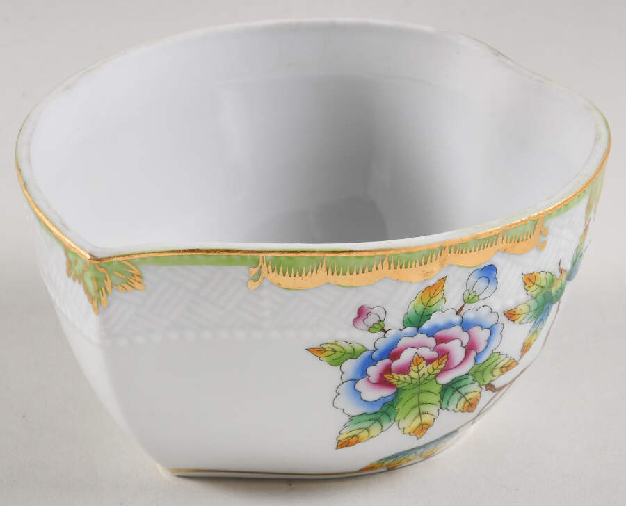 Queen Victoria (Green Border) 5" Heart Shape Bon Bon No Lid by Herend-1