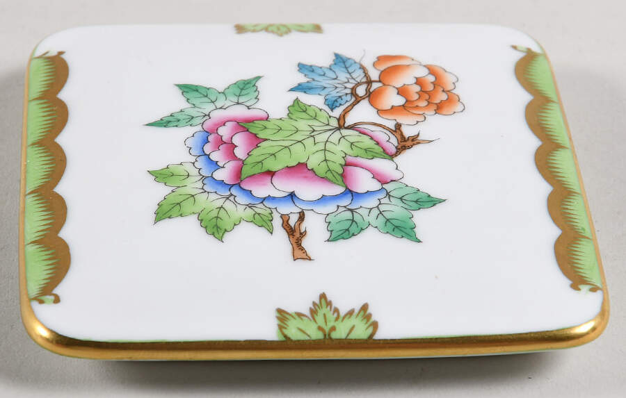 Queen Victoria (Green Border) Lid for Square Box by Herend-1