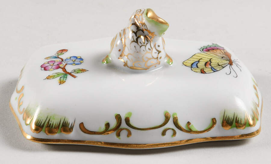 Queen Victoria (Green Border) Lid for Trinket Box by Herend-1