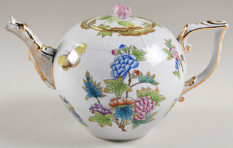 Queen Victoria (Green Border) Teapot & Lid by Herend-1