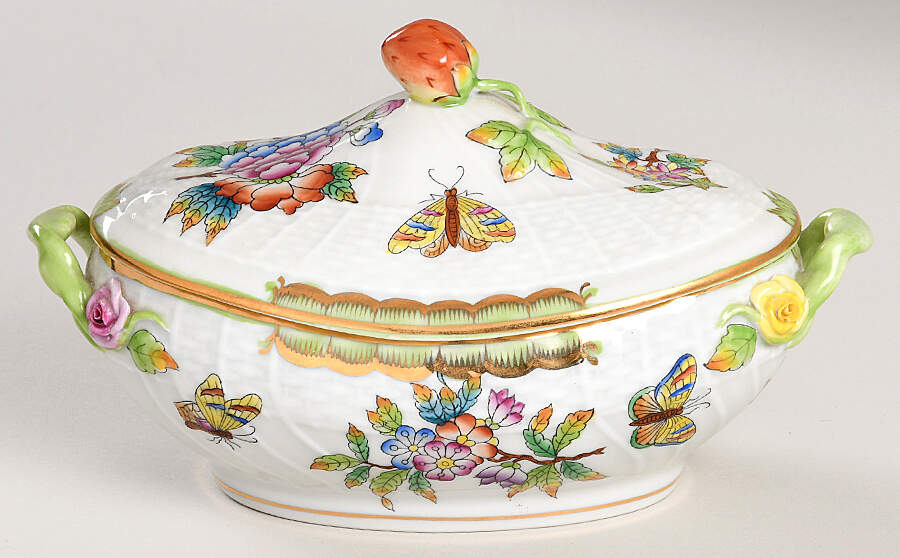 Queen Victoria (Green Border) Sauce Boat & Lid by Herend-1
