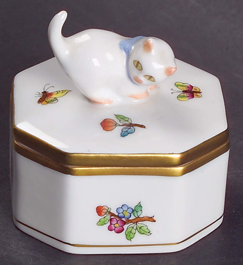Queen Victoria (Green Border) Hexagonal Box & Lid by Herend-1
