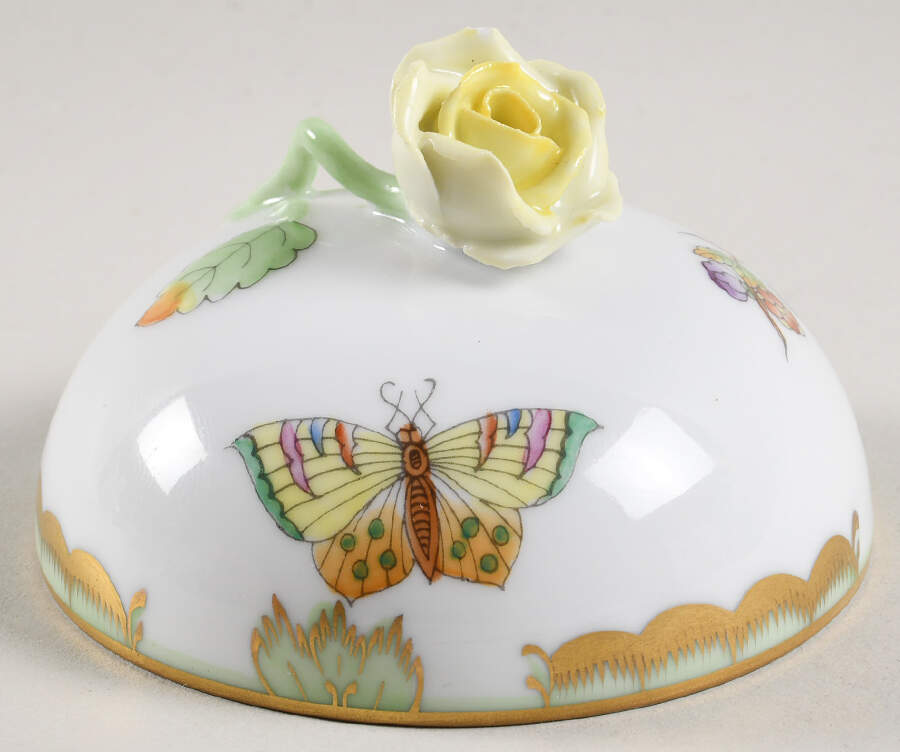 Queen Victoria (Green Border) Lid for Footed Bon Bon by Herend-1