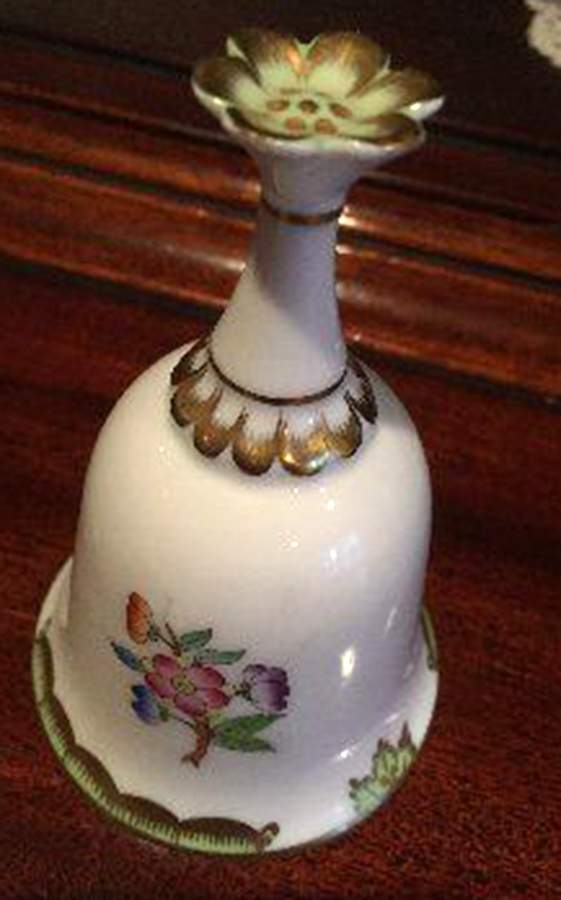 Queen Victoria (Green Border) Bell by Herend-1