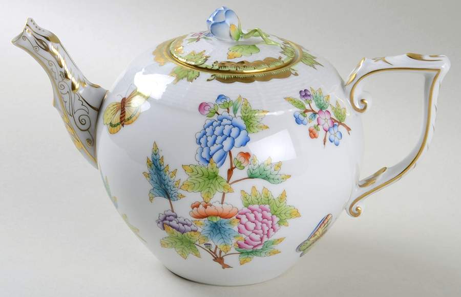 Queen Victoria (Green Border) Teapot & Lid by Herend-1