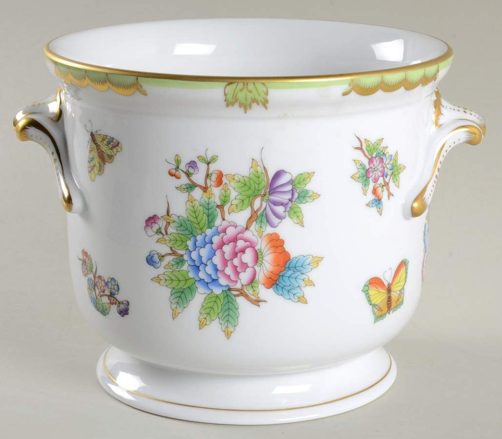 Queen Victoria (Green Border) 5" Cachepot by Herend-1