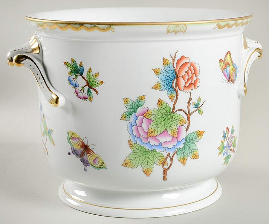 Queen Victoria (Green Border) 8" Cachepot by Herend-1