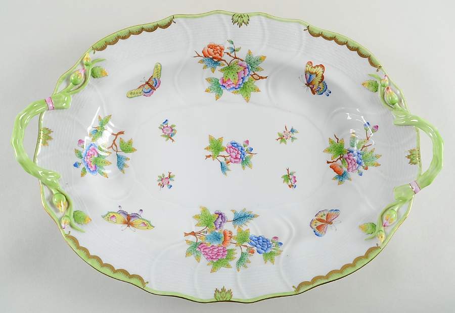 Queen Victoria (Green Border) 17" Oval Serving Platter by Herend-1