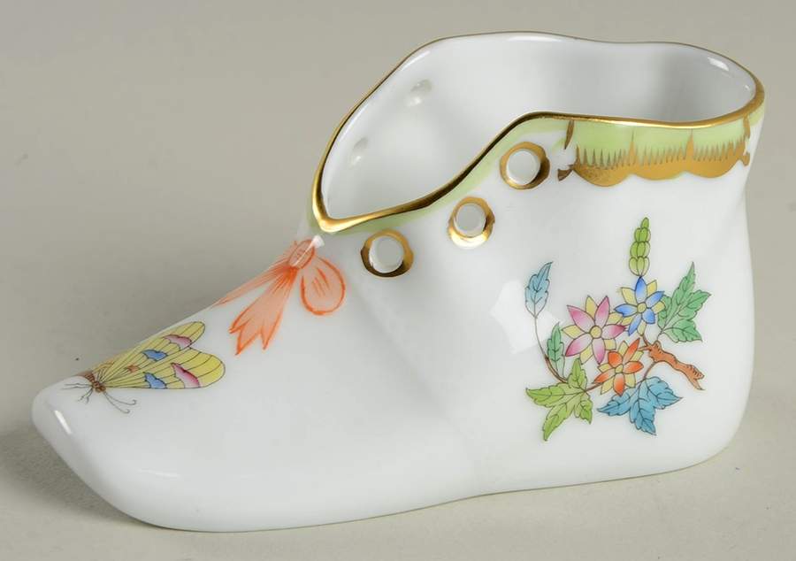 Queen Victoria (Green Border) Baby Shoe by Herend-1