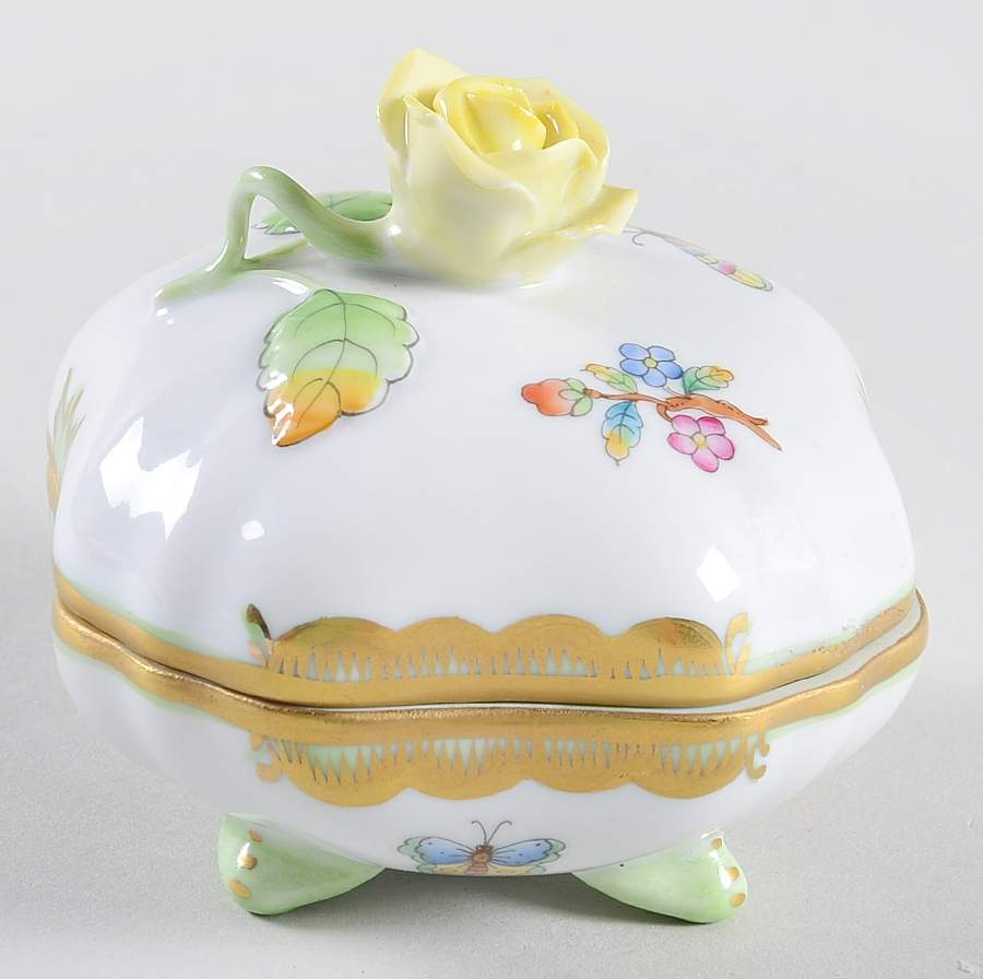Queen Victoria (Green Border) Bon Bon & Lid by Herend-1