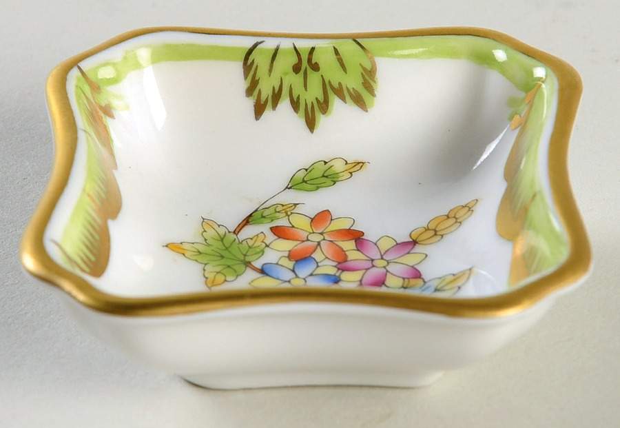 Queen Victoria (Green Border) Small Ashtray by Herend-1