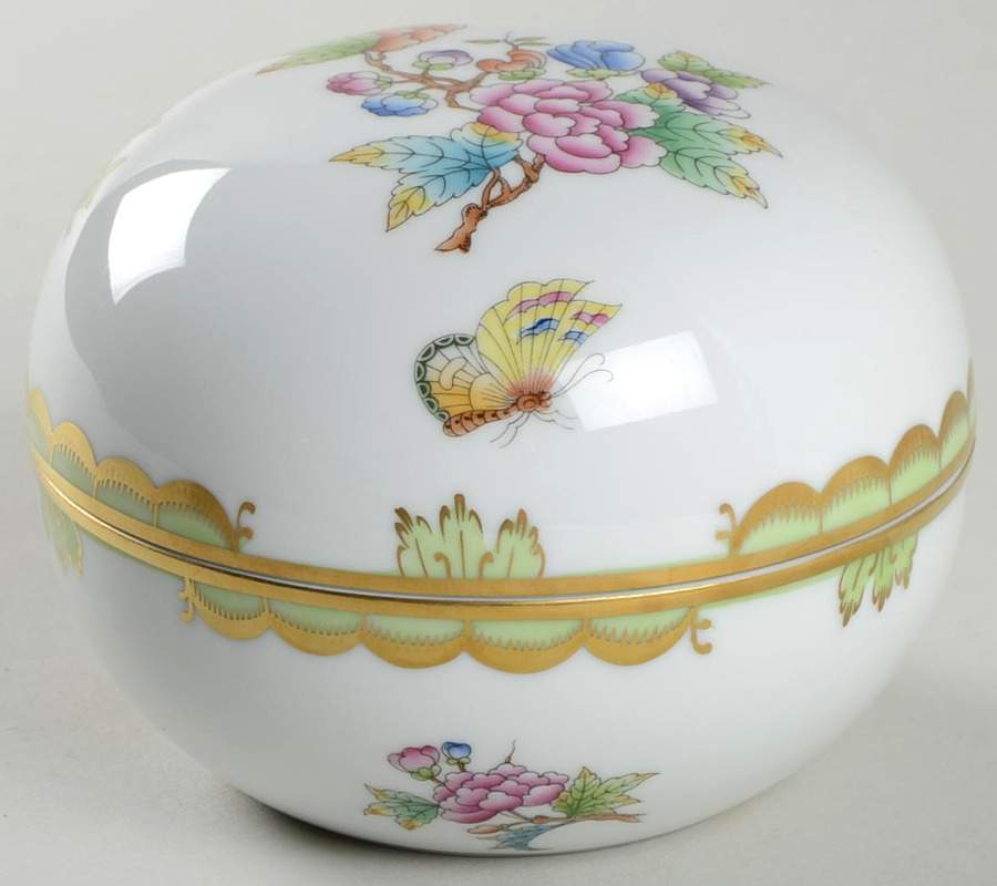 Queen Victoria (Green Border) 4" Round Box & Lid by Herend-1