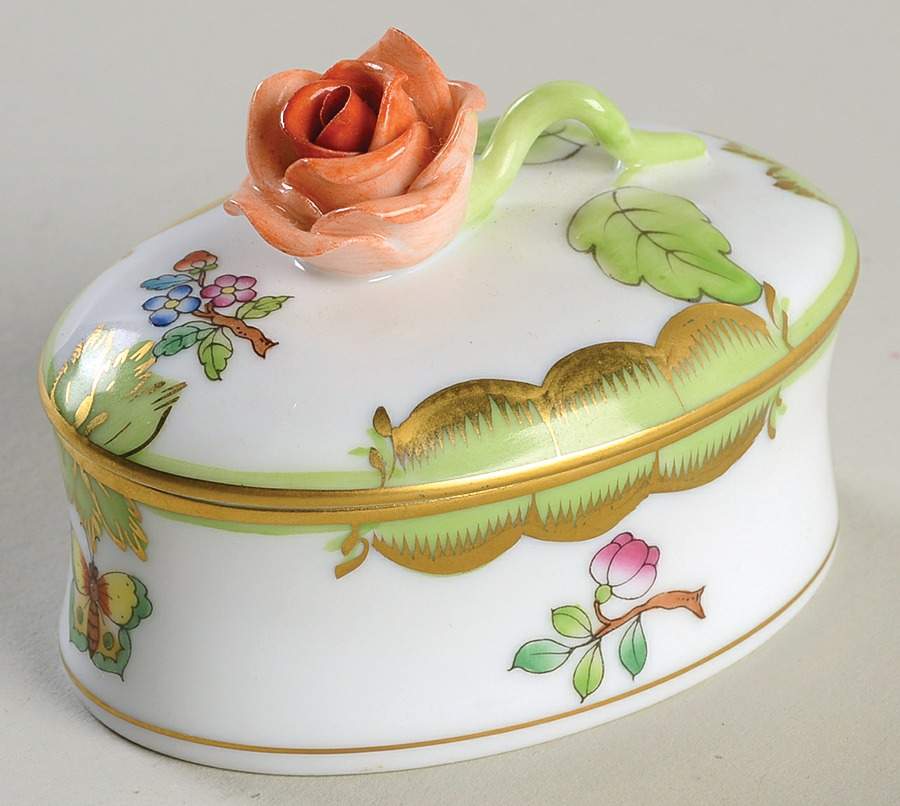 Queen Victoria (Green Border) Mini Oval Box & Lid by Herend-1