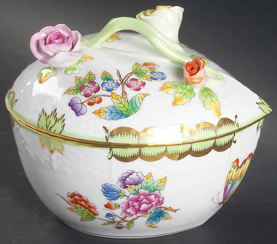 Queen Victoria (Green Border) 4" Heart Shape Bon Bon & Lid by Herend-1