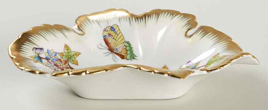Queen Victoria (Green Border) 6" Leaf Dish by Herend-1