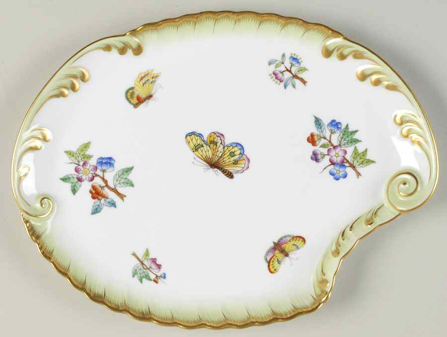 Queen Victoria (Green Border) 9" Oval Tray by Herend-1
